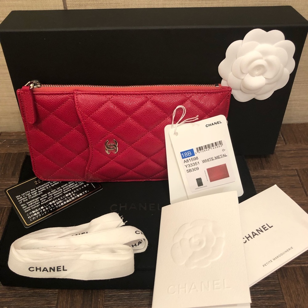 βSOLDβ CHANEL Caviar Quilted Classic Wallet Pouch - Picture 1 of 8